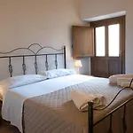 Il Paese Alberga! فندق *