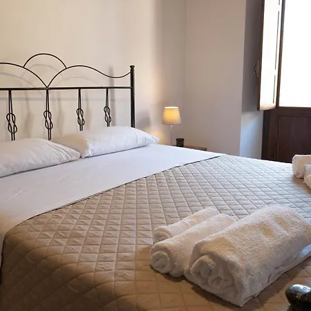 Il Paese Alberga! Hotel Caulonia