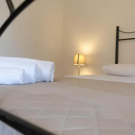 Il Paese Alberga! * Caulonia