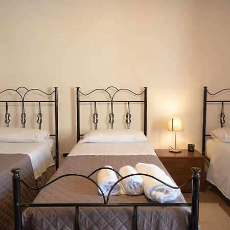 Il Paese Alberga! Hotel Caulonia