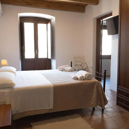 Il Paese Alberga! Caulonia