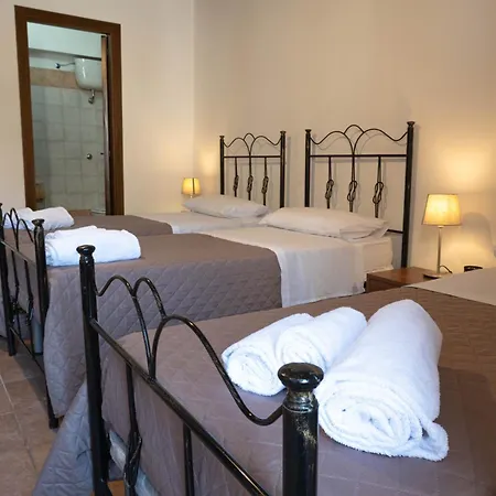 Il Paese Alberga! * Caulonia