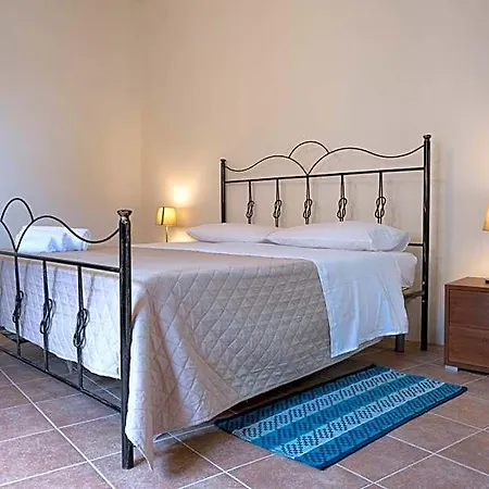 فندق Il Paese Alberga! Caulonia