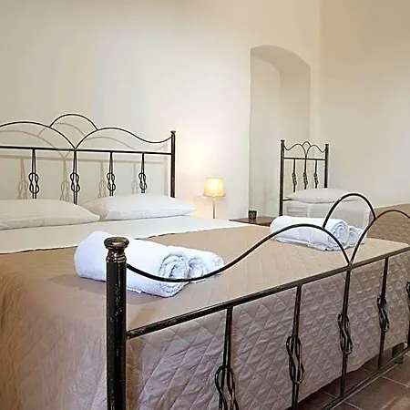 فندق Il Paese Alberga! Caulonia